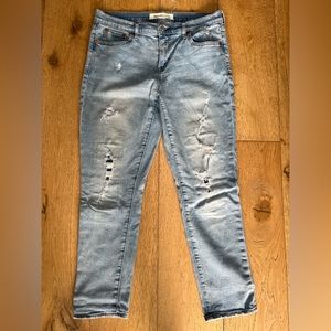 Best girlfriend distressed Gap jeans. Size 29. Great condition.